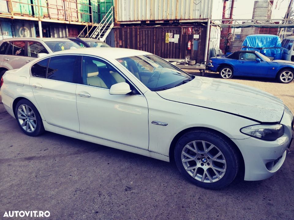 Dezmembrez Bmw 520D F10 - 1