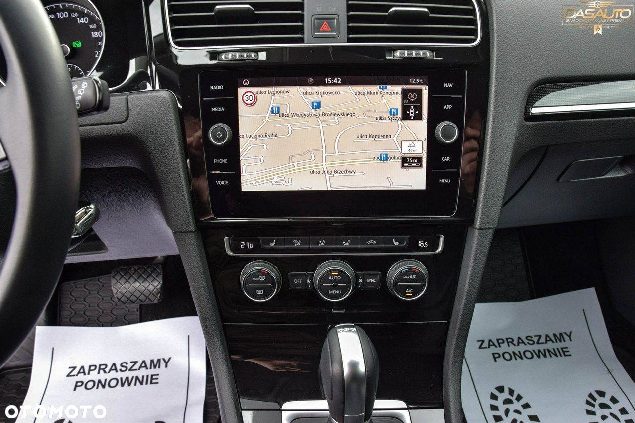 Volkswagen Golf - 23