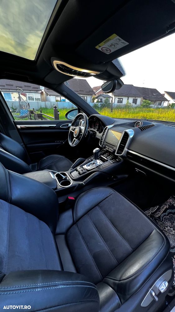 Porsche Cayenne - 23