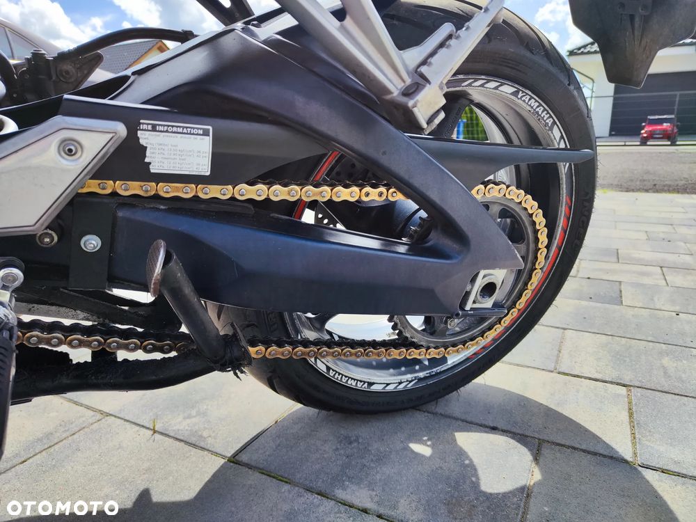 Yamaha FZS - 7