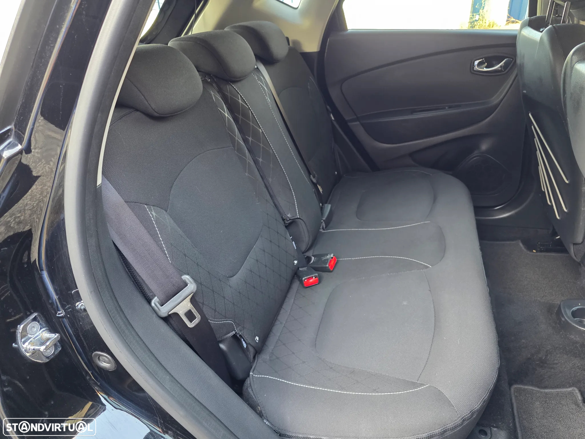 Renault Captur 1.5 dCi Exclusive EDC - 17