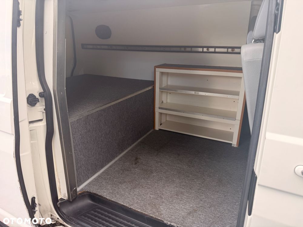 Volkswagen Transporter - 10