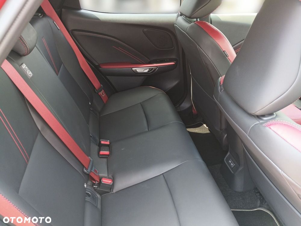 Lexus LBX - 11