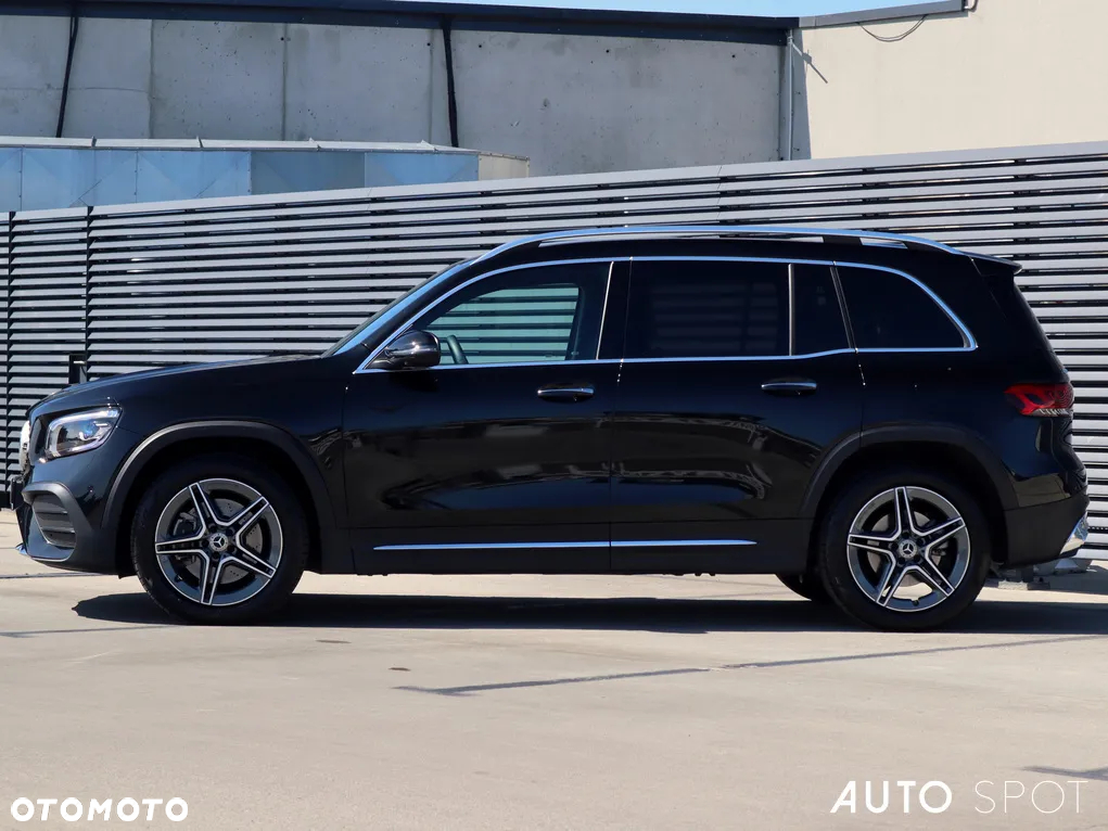 Mercedes-Benz GLB 250 4-Matic AMG Line 8G-DCT - 2