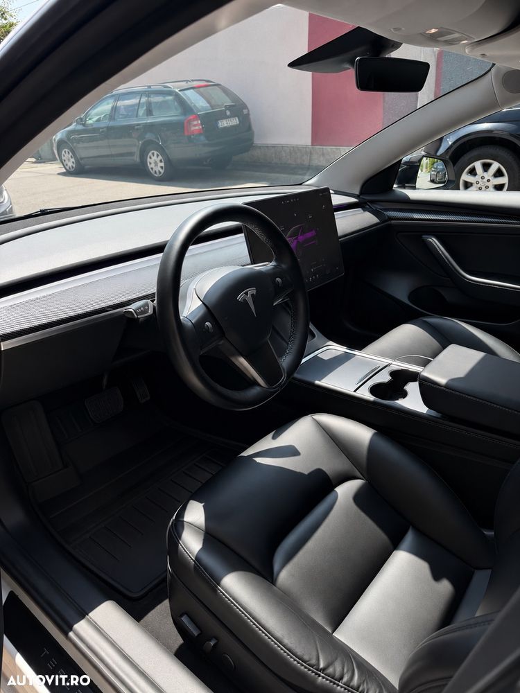 Tesla Model 3 - 1