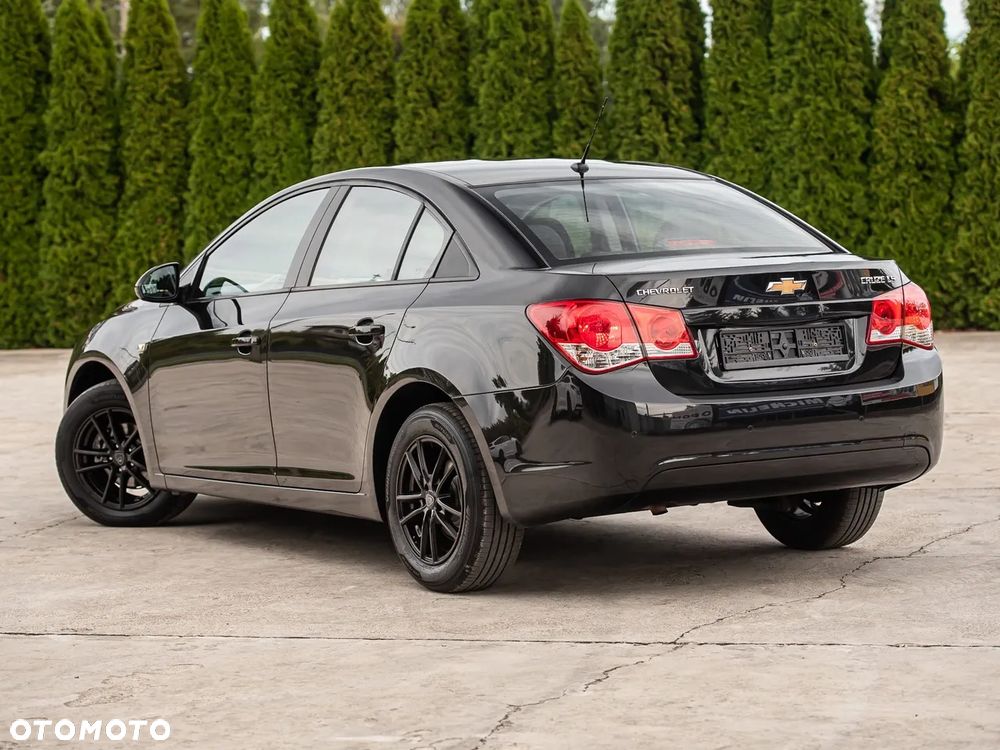 Chevrolet Cruze 1.6 - 9