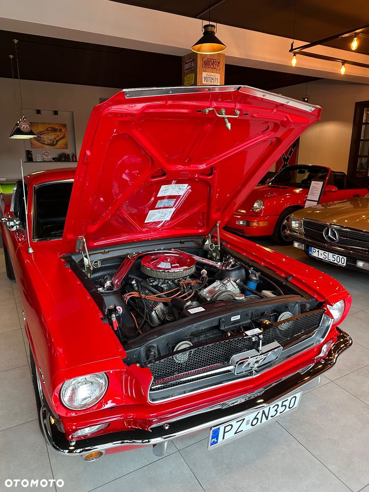 Ford Mustang - 36