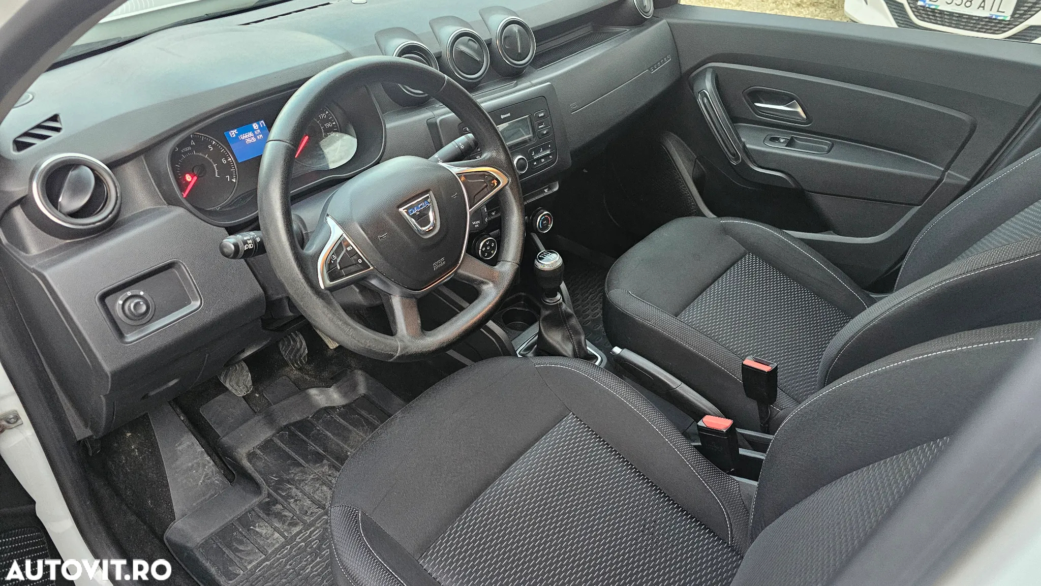 Dacia Duster 1.6 4x4 Laureate - 7