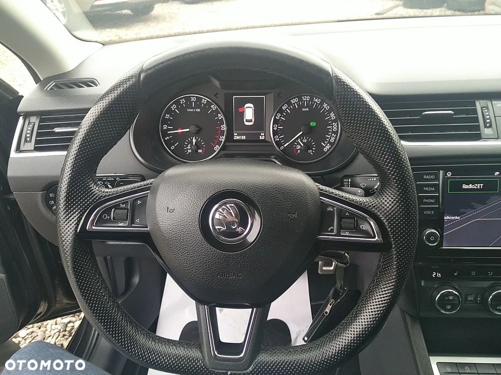 Skoda Octavia 2.0 TDI Edition DSG - 20