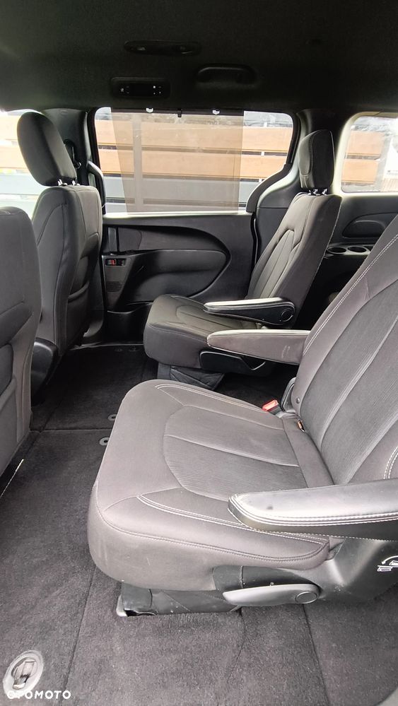 Chrysler Pacifica - 30