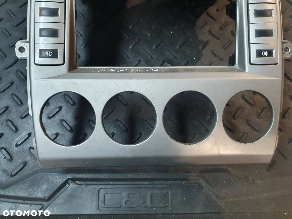 RAMKA RADIA KRATKI NAWIEWU + PRZEŁĄCZNIKI KIA CARNIVAL - 2