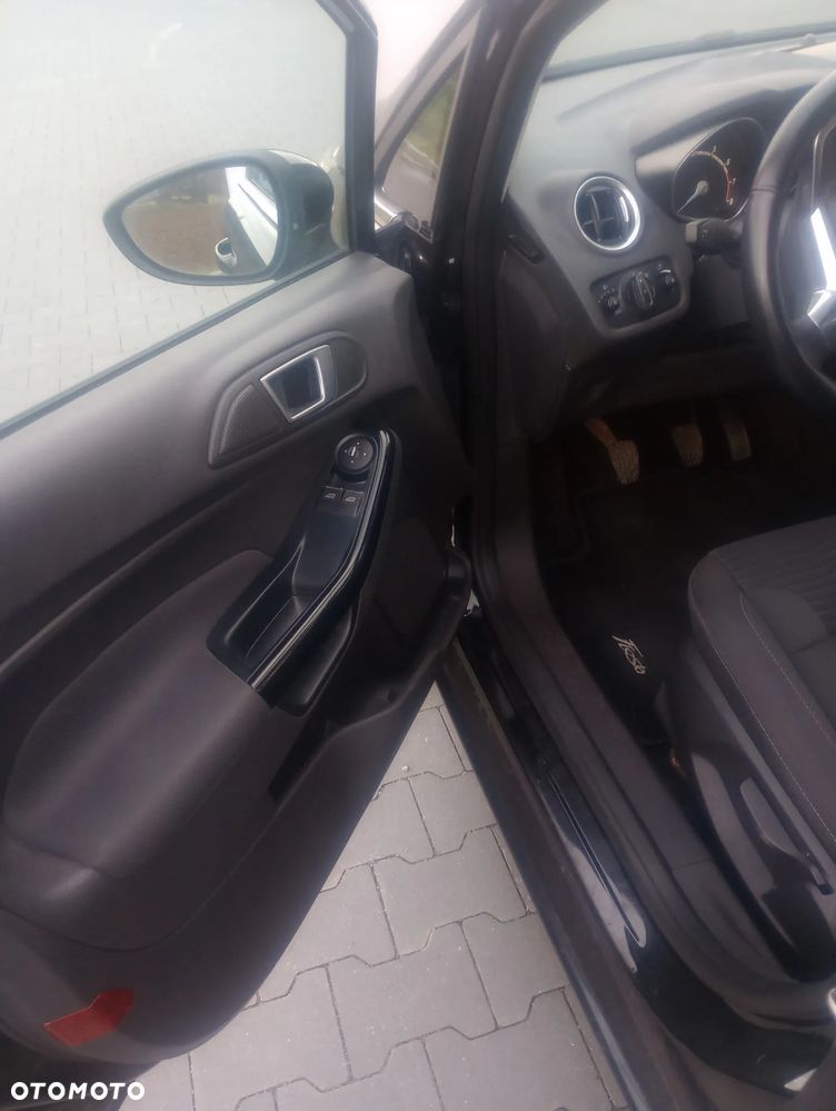 Ford Fiesta 1.0 EcoBoost Titanium - 14