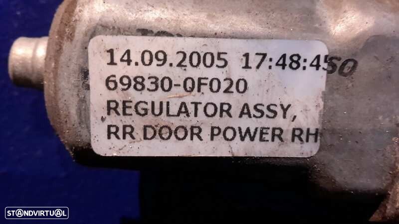 ELEVADOR DE VIDRO TRASEIRO DIREITO TOYOTA COROLLA VERSO 2006 -698300F020 - 4