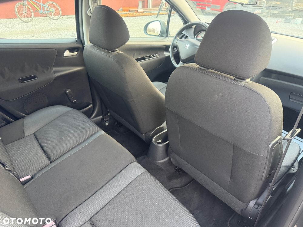 Peugeot 207 1.4 - 22