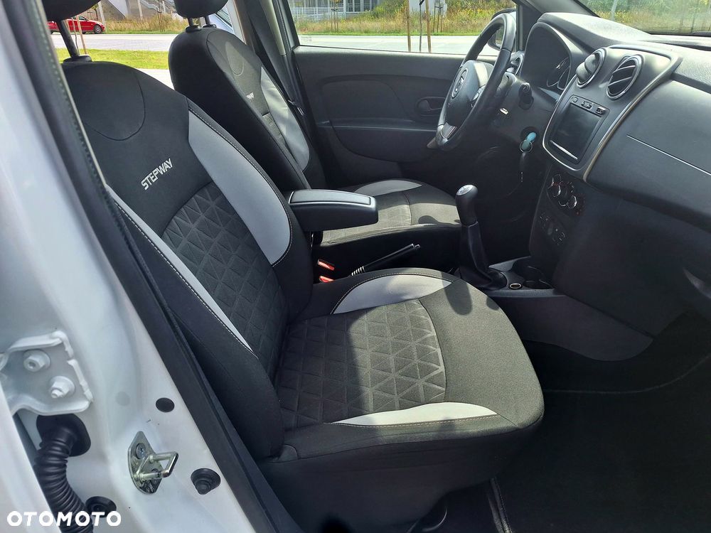 Dacia Sandero Stepway TCe 90 Prestige - 17