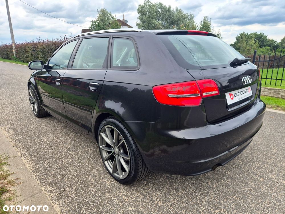 Audi A3 Sportback 1.6 TDI DPF Ambiente - 21