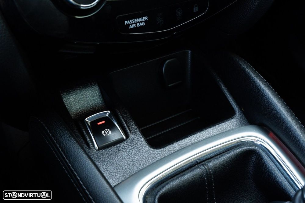 Nissan Qashqai 1.5 dCi N-Connecta - 23