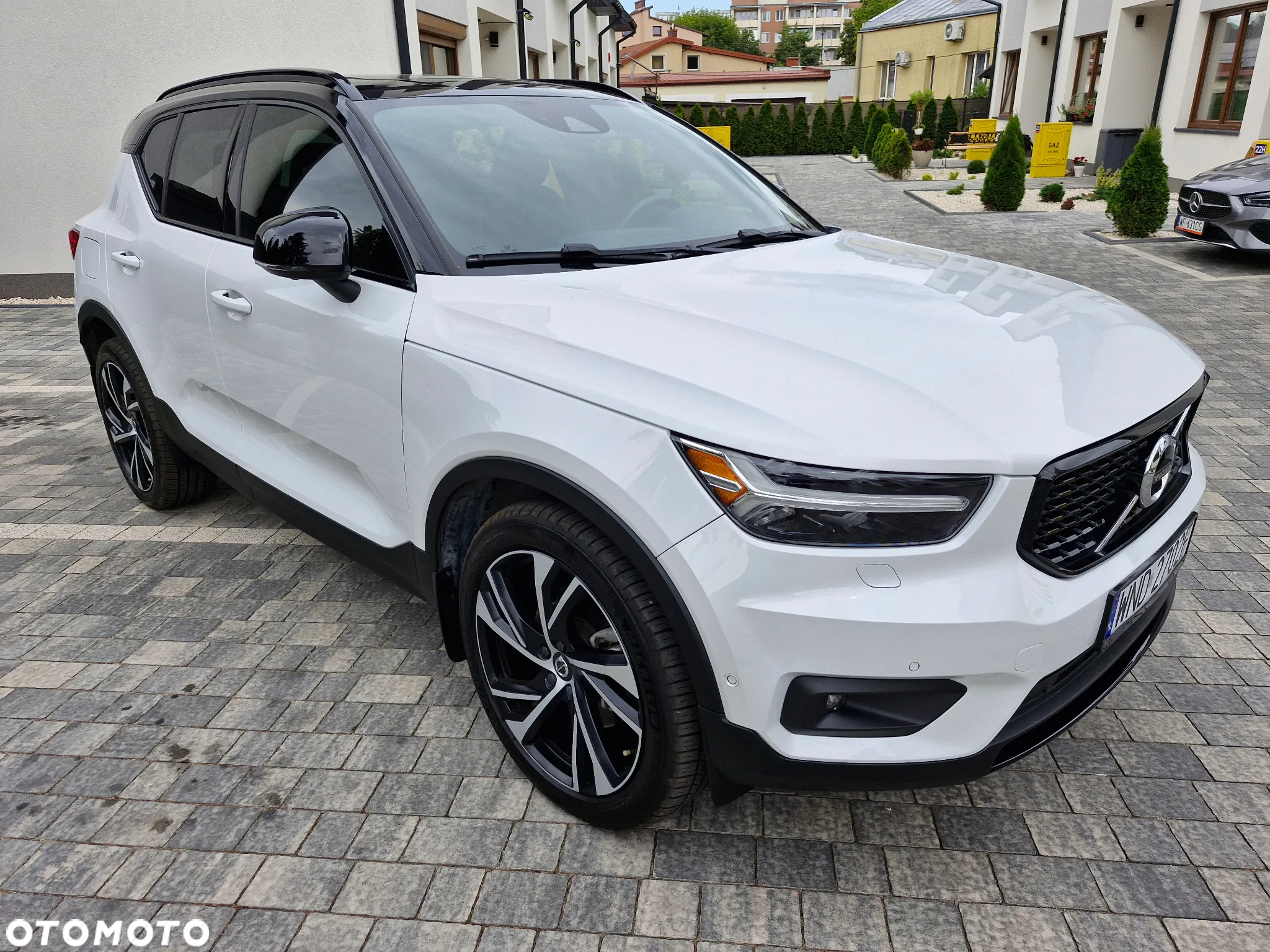 Volvo XC 40 T5 AWD R-Design - 4