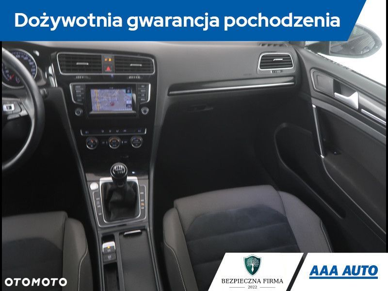 Volkswagen Golf - 10