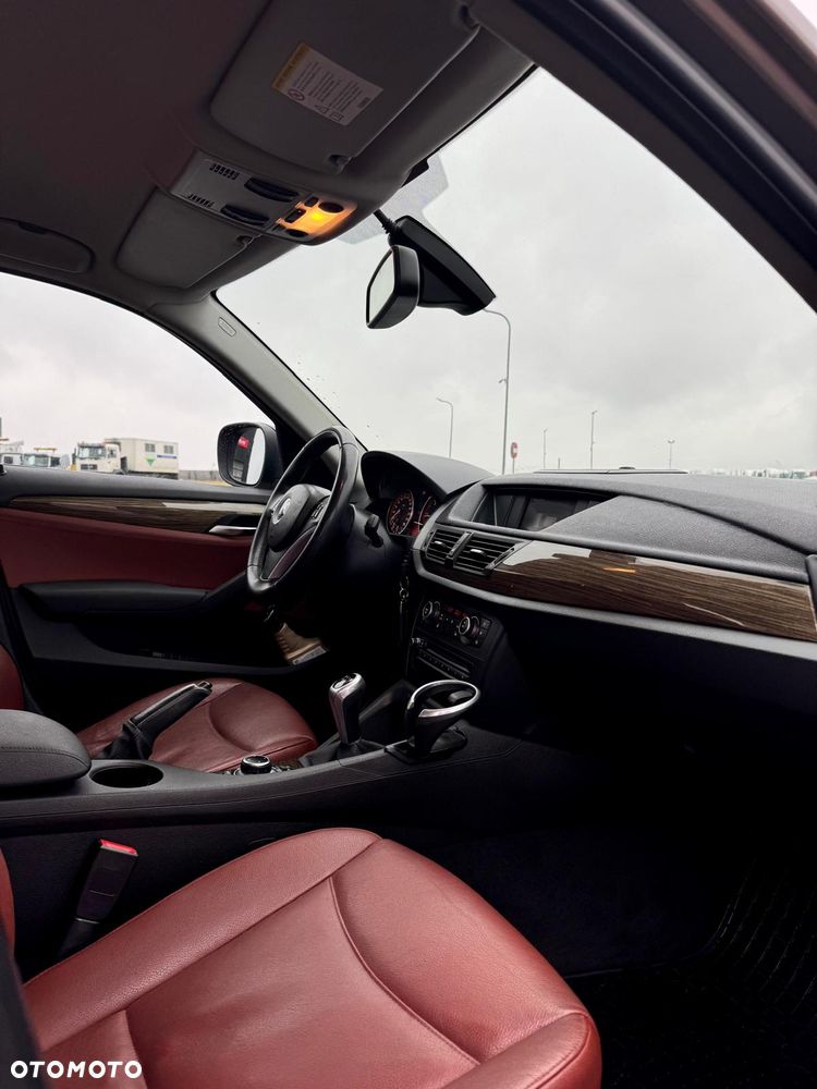 BMW X1 sDrive20d - 11