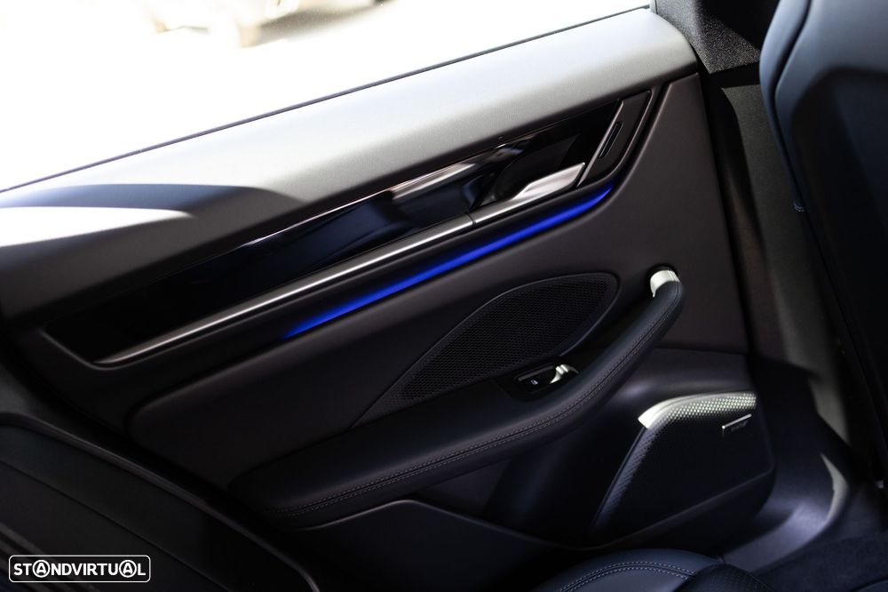 Porsche Macan Electric 4 - 37