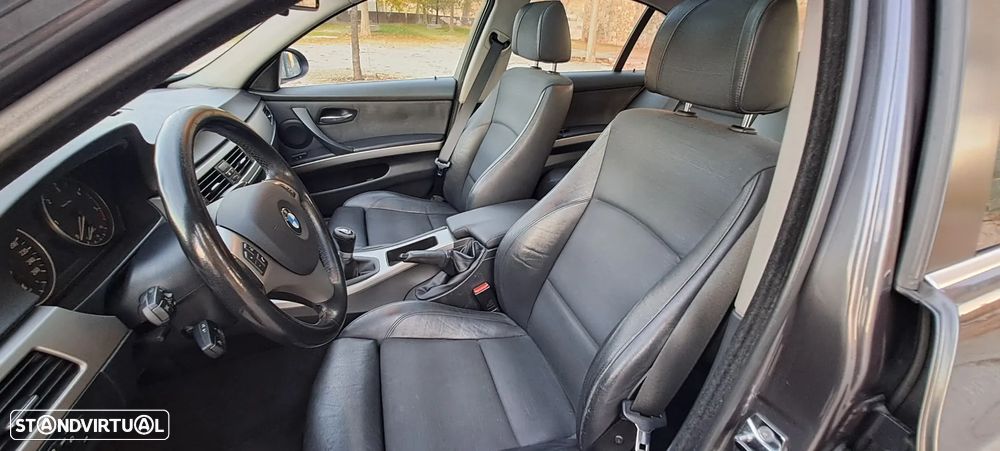 BMW 320 d Exclusive - 21