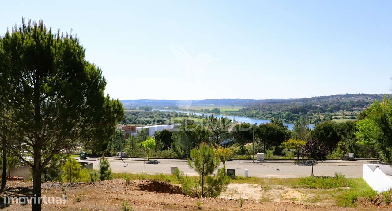 Lote de Moradia - Grande imagem: 4/7