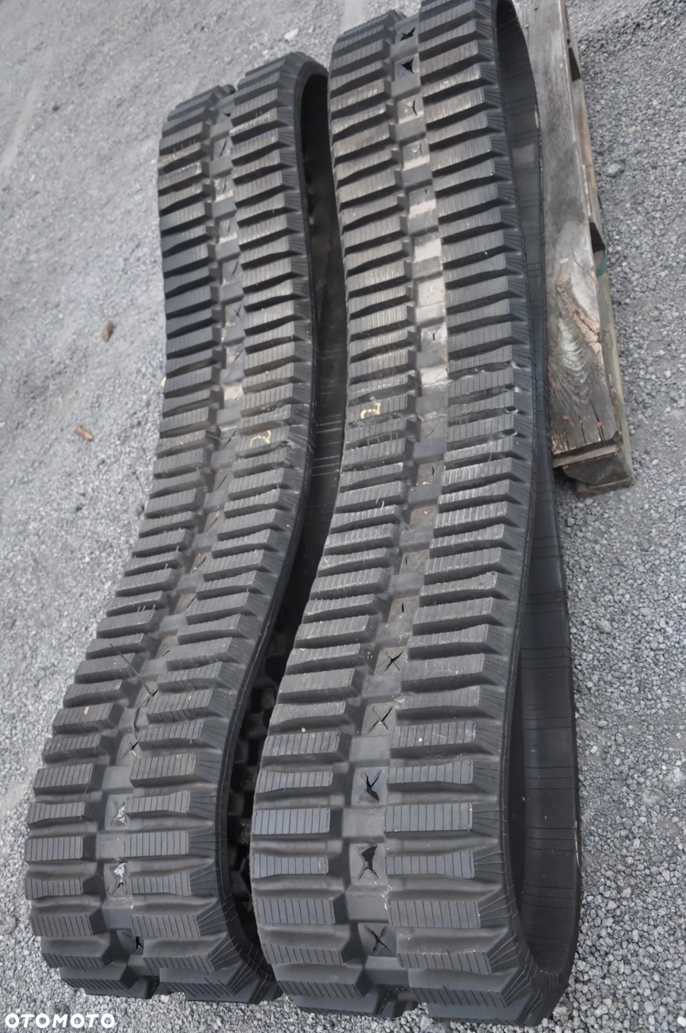 Gasienica gumowa 320x86x43 Nowa - 2