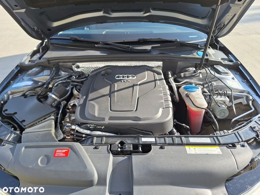 Audi A4 Avant 2.0 TDI DPF clean diesel quattro S tronic S line Sportpaket - 32