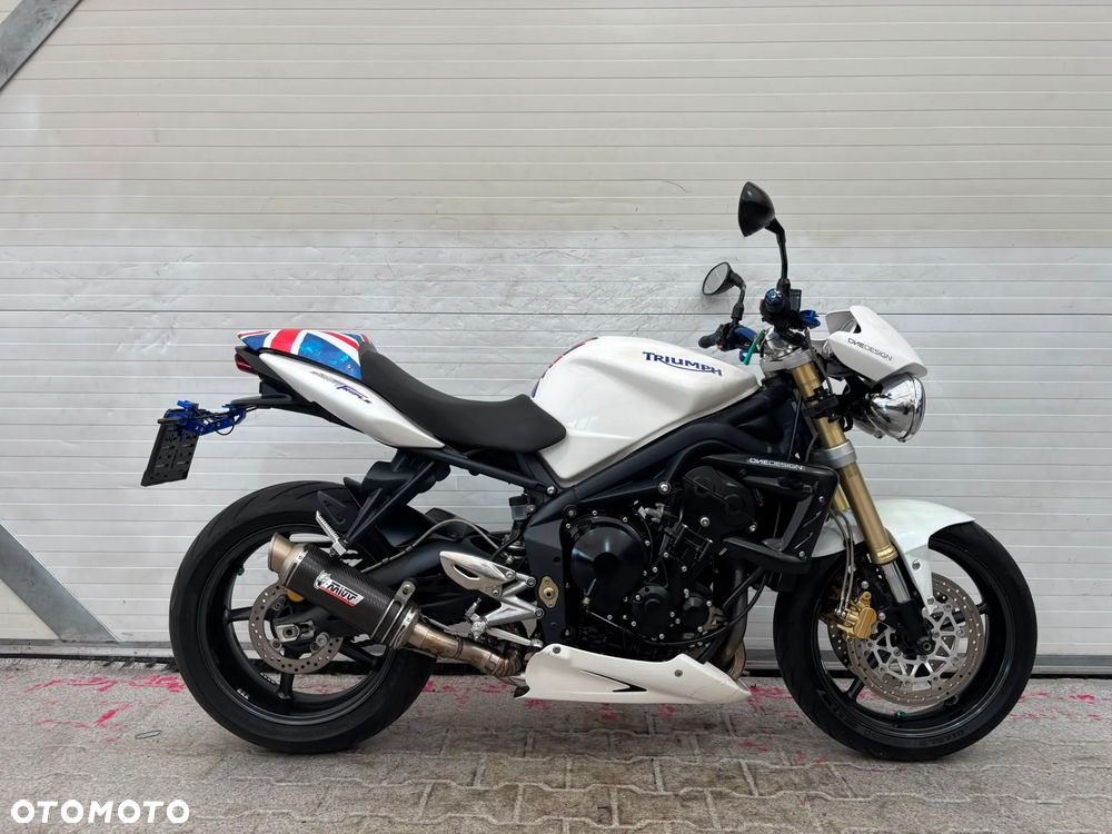 Triumph Street Triple - 10