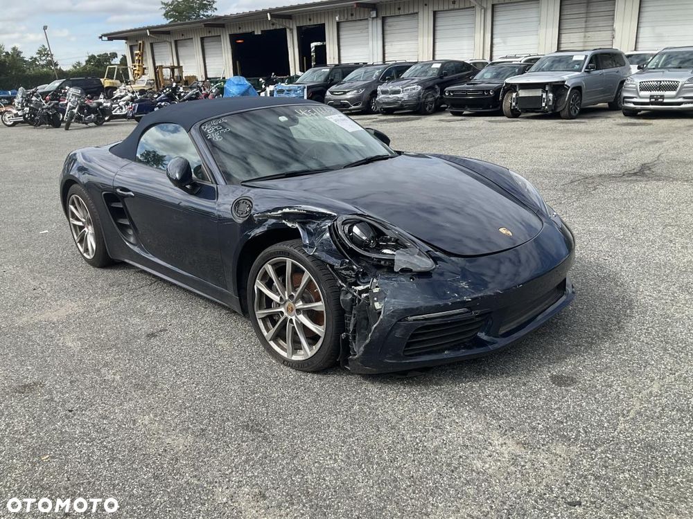 Porsche 718 Boxster - 1