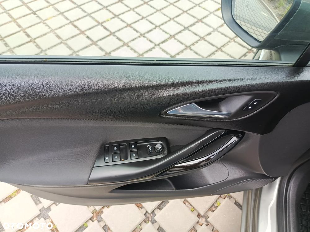 Opel Astra 1.4 Turbo Innovation - 23