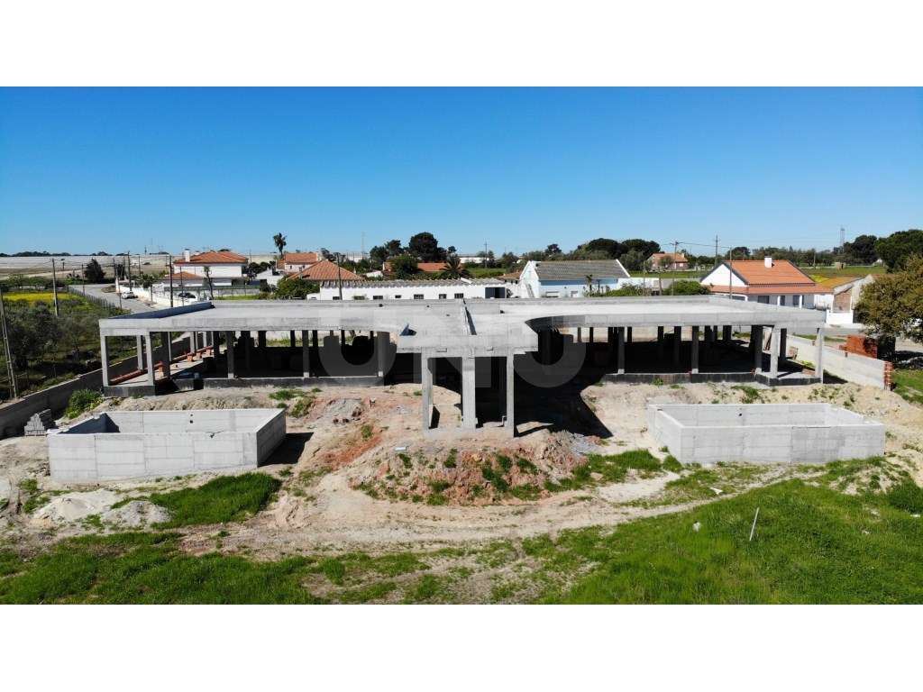 Moradia moderna térrea c/ piscina e jardim - Grande imagem: 2/30