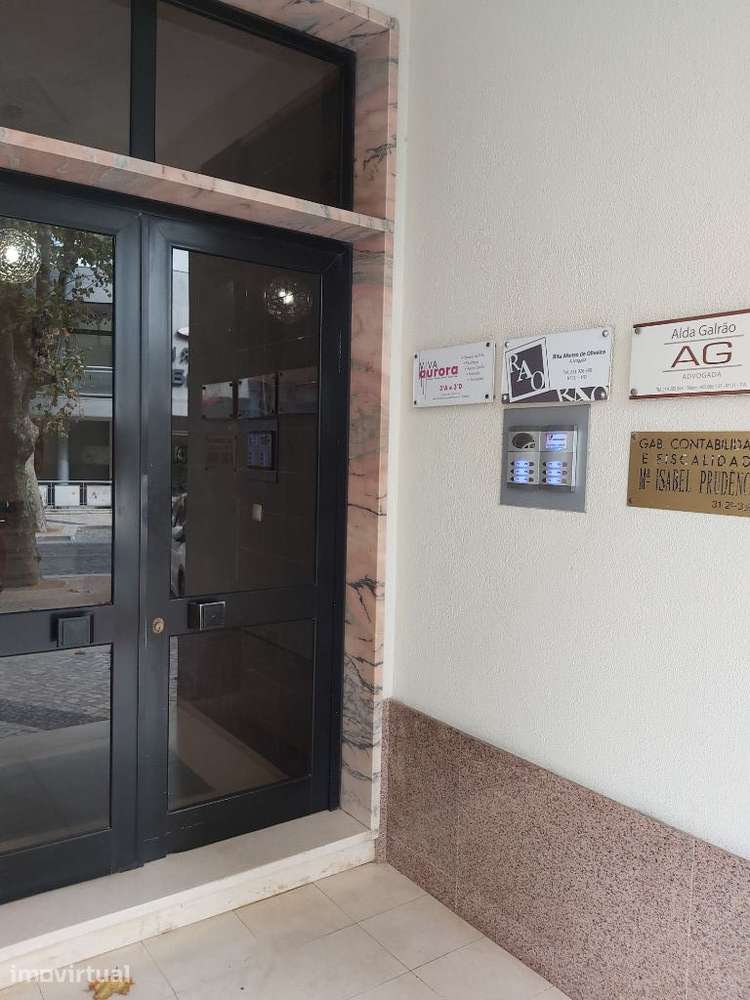 Escritório no centro de Mem-Martins - Grande imagem: 3/13