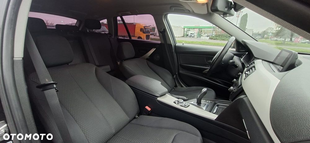 BMW Seria 3 318d - 21