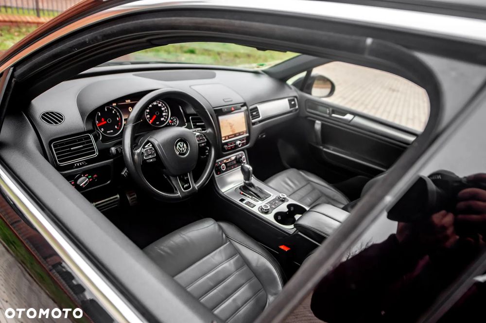 Volkswagen Touareg 3.0 V6 TDI BMT Perfectline R-Style - 29