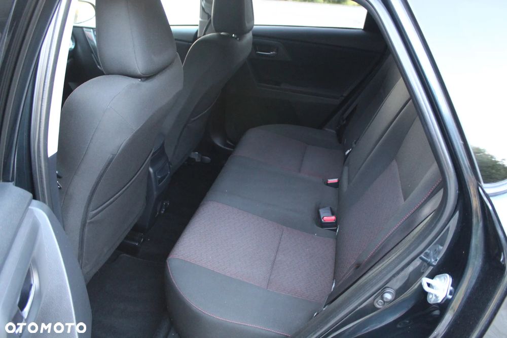 Toyota Auris 1.4 D-4D Life - 16