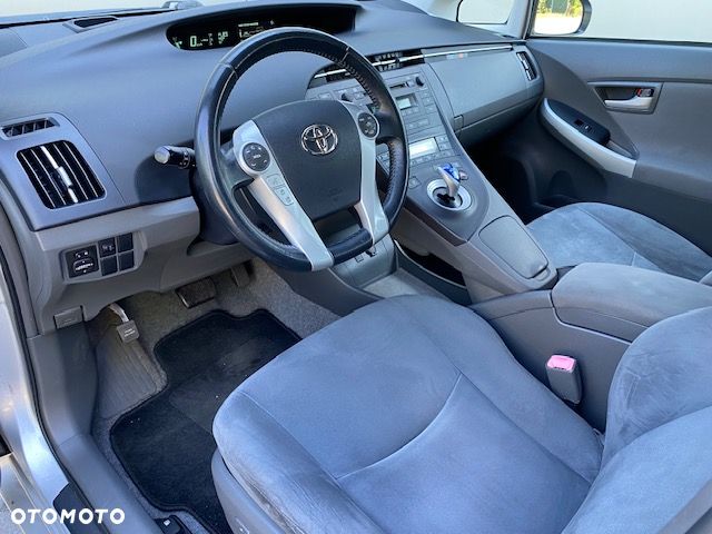 Toyota Prius (Hybrid) Comfort - 22