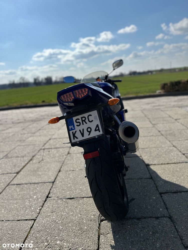 Yamaha R6 - 6