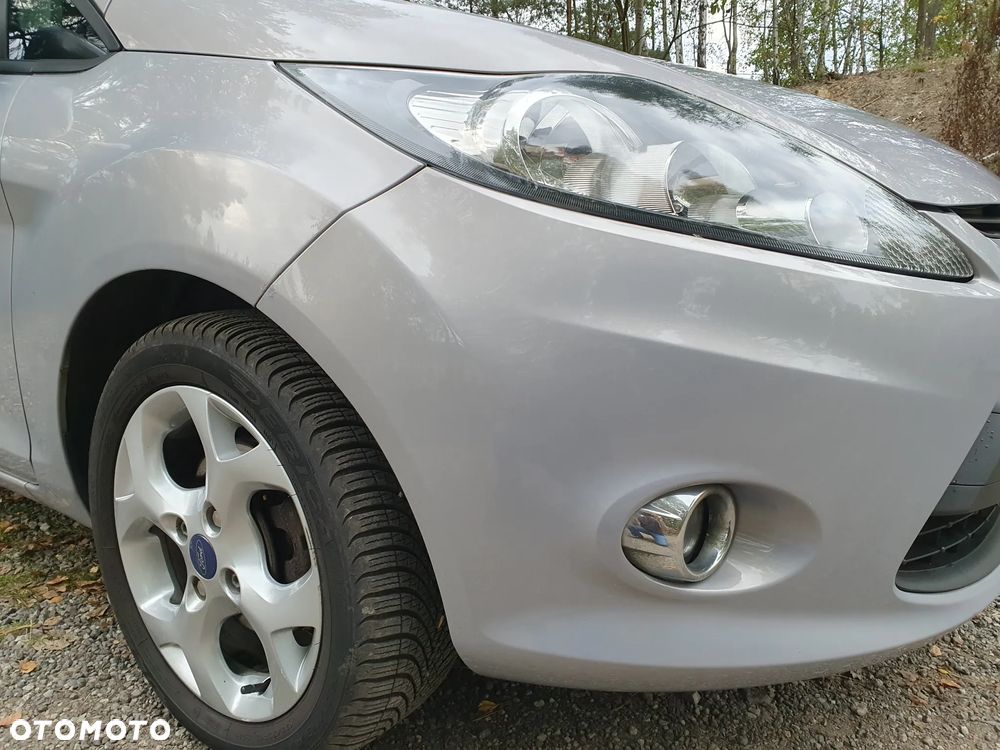 Ford Fiesta 2011 photo 4