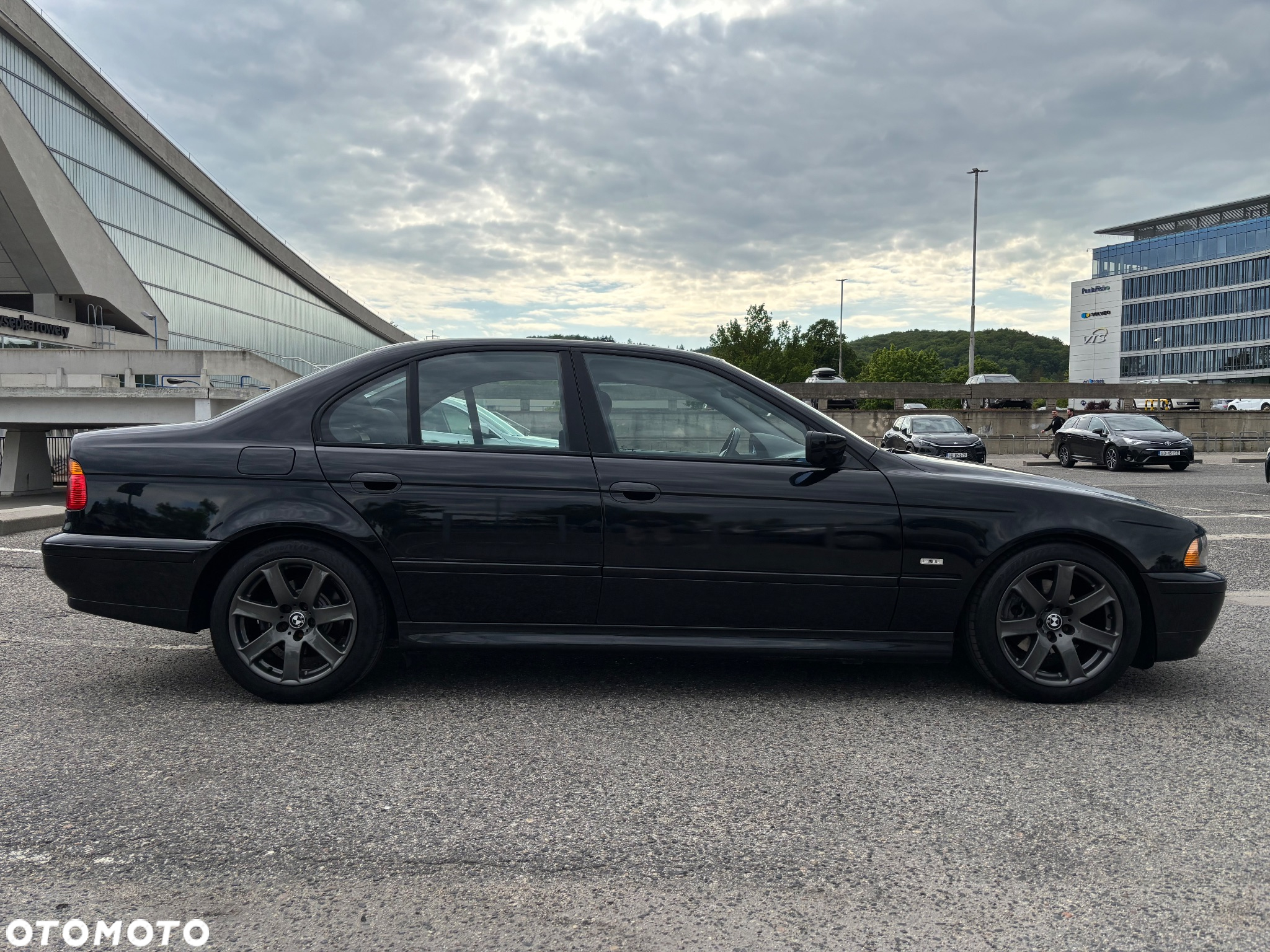 BMW Seria 5 520i - 4
