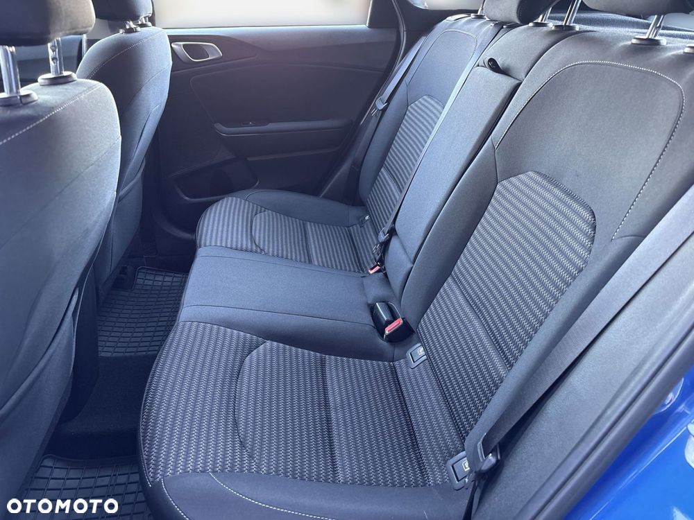 Kia Ceed - 16