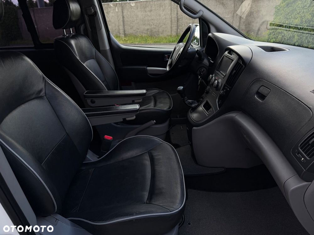 Hyundai H-1 Cargo teilverglast HK - 17