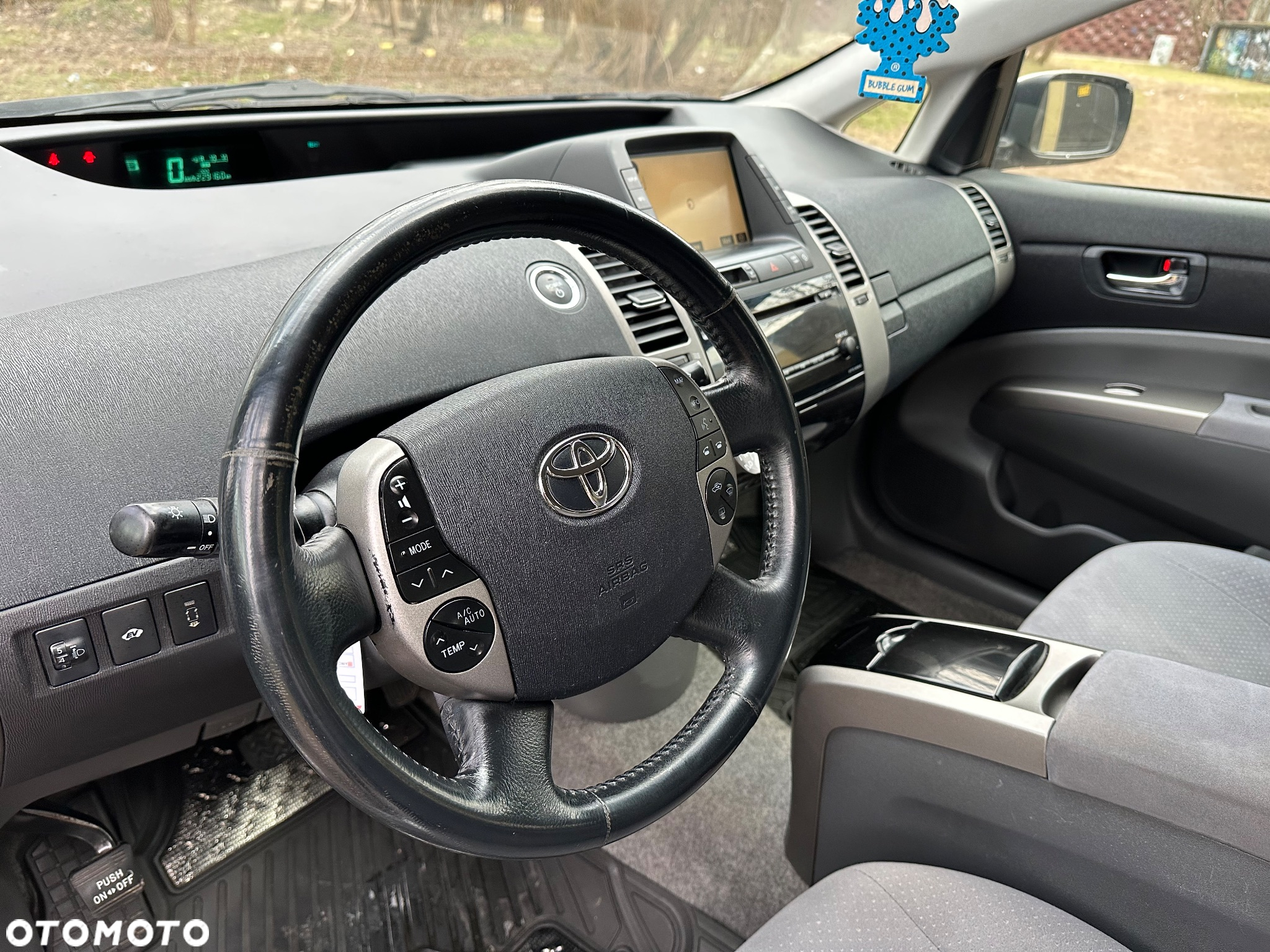Toyota Prius (Hybrid) - 18