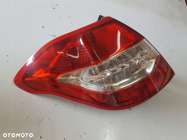 CITROEN C4 II 10-15r HB LAMPA LEWA TYŁ TYLNA