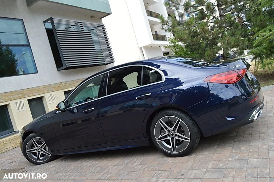 Mercedes-Benz C 300 4Matic 9G-TRONIC AMG Line - 23