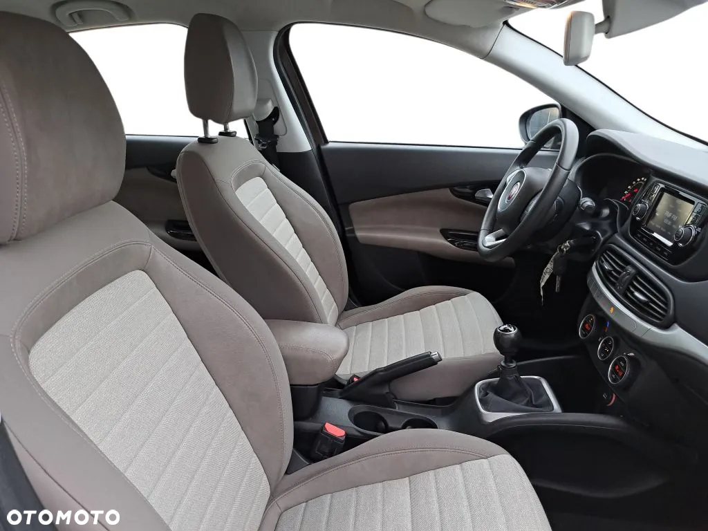 Fiat Tipo 1.6 MultiJet 16v Lounge - 11