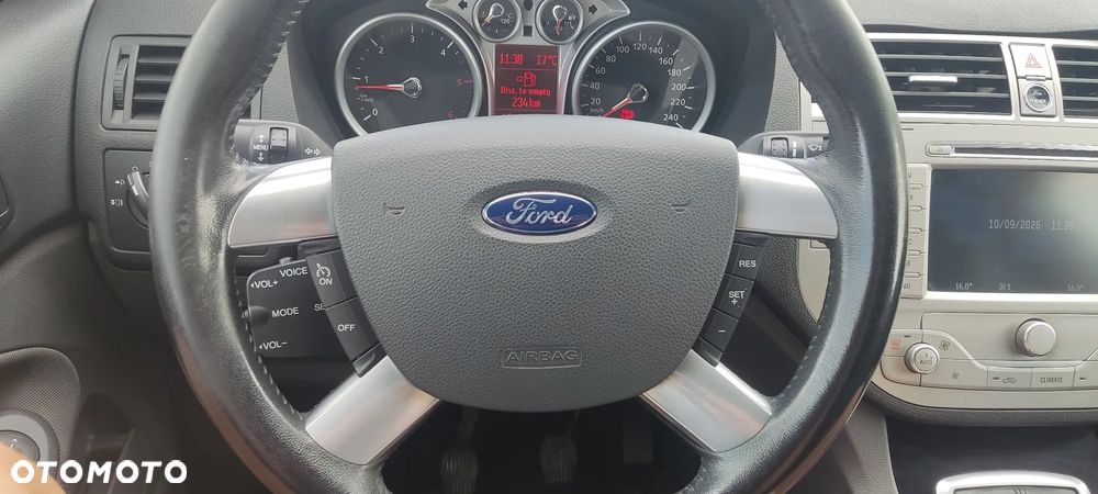 Ford Kuga 2.0 TDCi 4x4 Titanium - 12