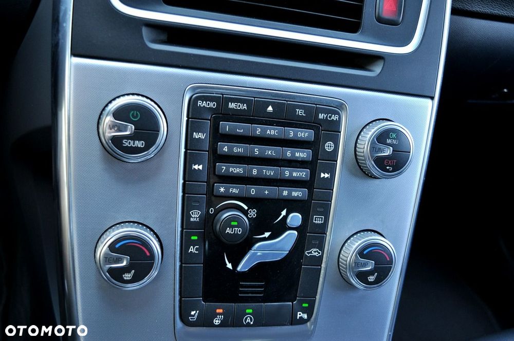 Volvo V60 D2 Drive-E Momentum - 28