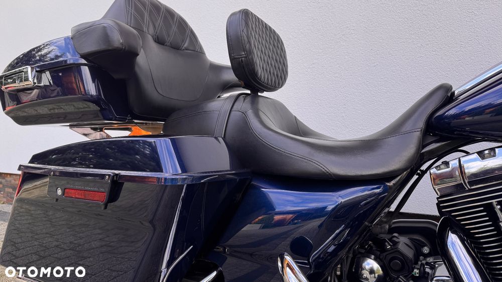 Harley-Davidson Touring Street Glide - 11